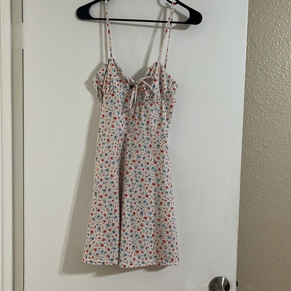 PrettyLittleThing Floral Dress
